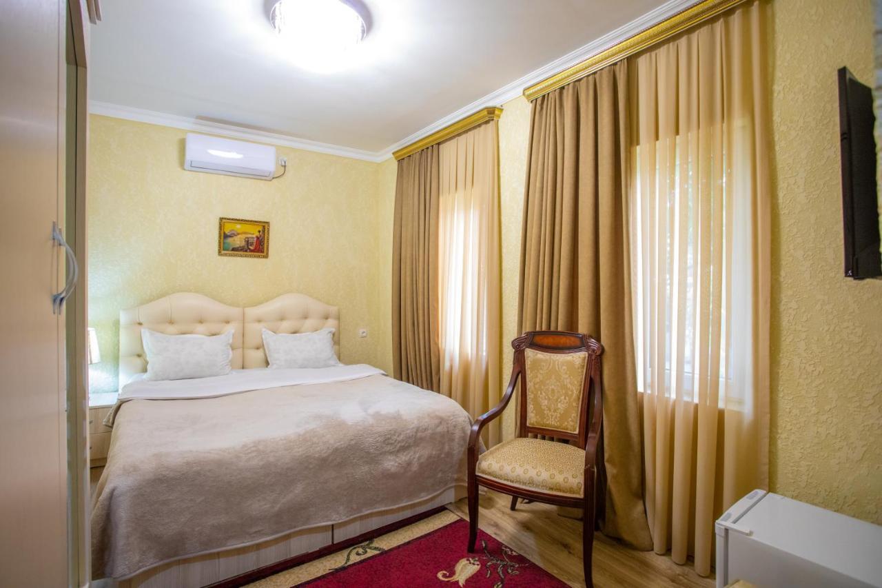 Hotel Vladi Kutaisi Eksteriør bilde