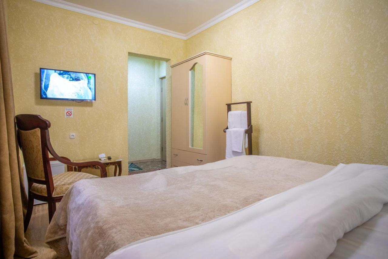 Hotel Vladi Kutaisi Eksteriør bilde