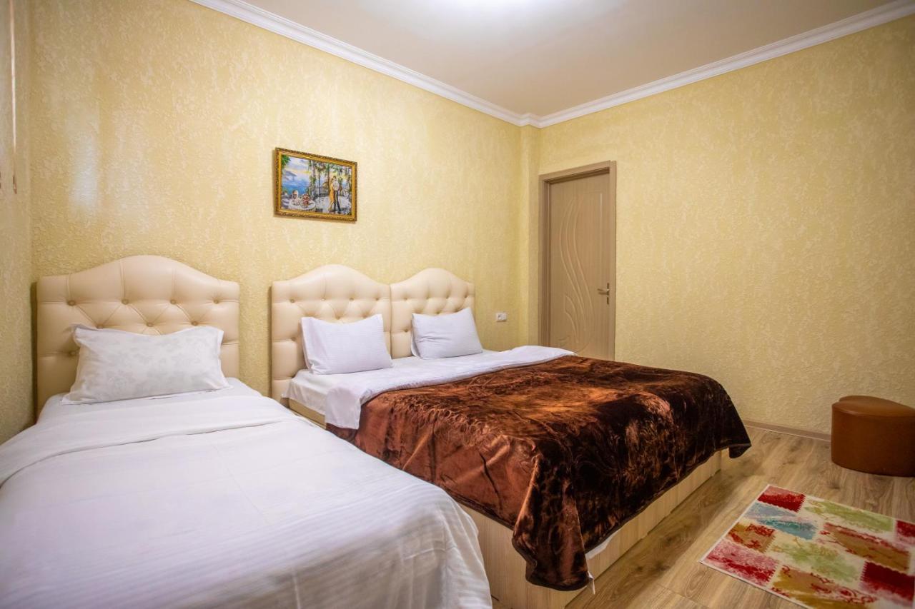 Hotel Vladi Kutaisi Eksteriør bilde