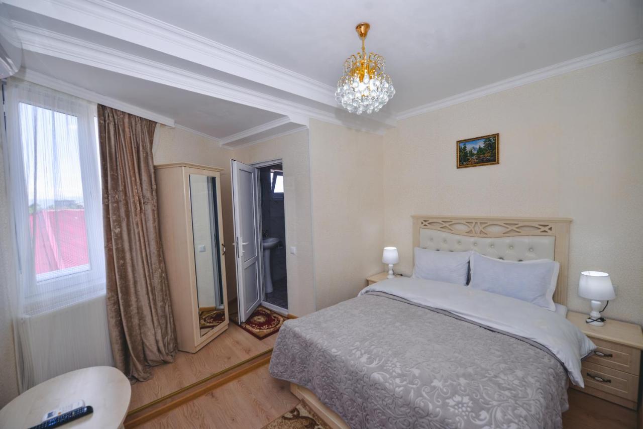 Hotel Vladi Kutaisi Eksteriør bilde